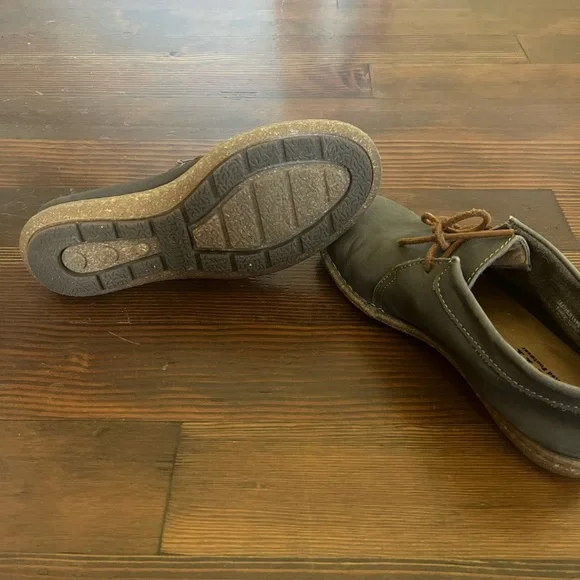 Born Nuala Boots size 9 - Picture 4 of 6